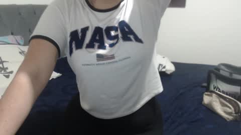 Snapshot of meliinna_xxx chatting on 01-12-25, 11:26 meliinna_xxx online show from 01-12-25, 11:26