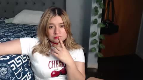 meliinna_xxx online show from 12-15-25, 01:10