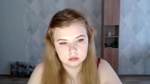 Snapshot of melina_beauty chatting on 11-23-25, 08:25 Melina online show from 11-23-25, 08:25