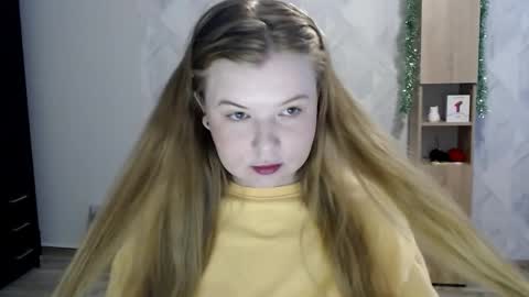 Snapshot of melina_beauty chatting on 12-16-25, 05:23 Melina online show from 12-16-25, 05:23