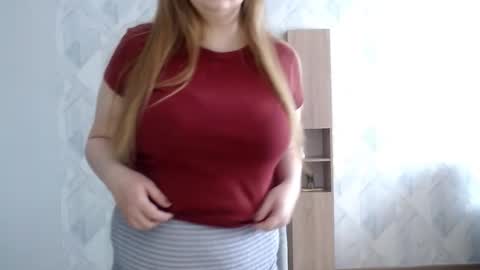 Snapshot of melina_beauty chatting on 02-11-26, 09:25 Melina online show from 02-11-26, 09:25