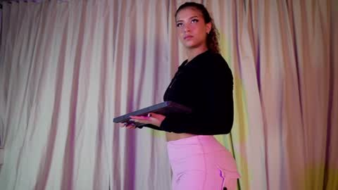 Snapshot of melina_smith1 chatting on 06-11-26, 12:32 MelinaSmith online show from 06-11-26, 12:32
