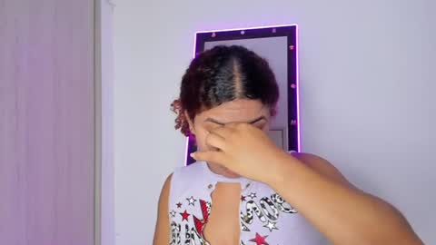 M E L I N A  online show from 06-12-26, 10:19