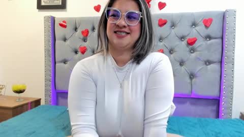 Snapshot of melinda_bob chatting on 02-26-25, 11:20 Melinda online show from 02-26-25, 11:20