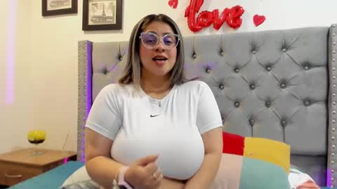 Snapshot of melinda_bob chatting on 03-10-25, 08:34 Melinda online show from 03-10-25, 08:34