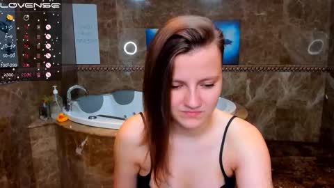 Snapshot of melindat chatting on 09-14-25, 01:38 Melinda online show from 09-14-25, 01:38