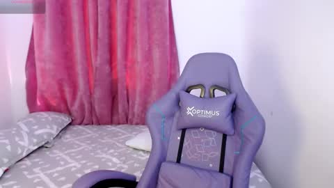 Snapshot of melinna706702 chatting on 09-17-25, 07:15 melinna706702 online show from 09-17-25, 07:15