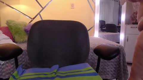 Snapshot of melissa_coleman_ chatting on 11-15-25, 01:36 melissa_coleman_ online show from 11-15-25, 01:36