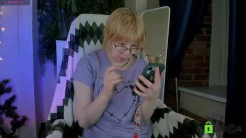 Melissa online show from 04-19-26, 10:01