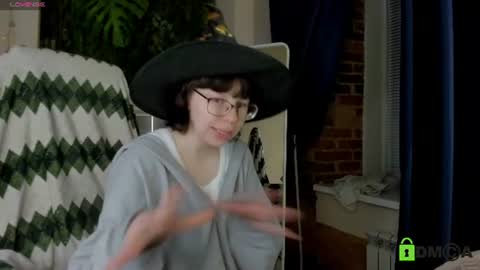 Snapshot of melissa_wells chatting on 06-18-26, 12:00 Melissa online show from 06-18-26, 12:00