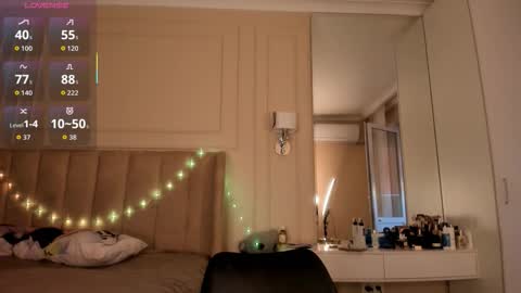 Lisaa online show from 11-25-25, 04:56