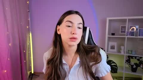 Snapshot of melissacharm_ chatting on 06-24-26, 03:05 Melissa online show from 06-24-26, 03:05