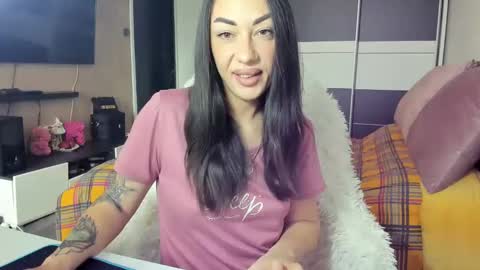Snapshot of melissafoxxy chatting on 02-06-25, 10:48 melissafoxxy online show from 02-06-25, 10:48