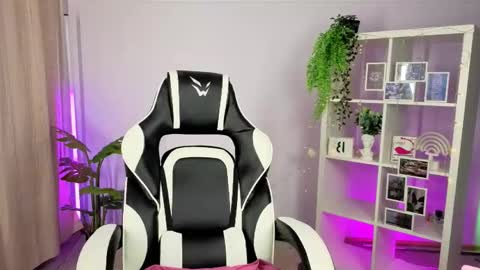 Snapshot of melissagray_ chatting on 11-10-25, 09:52 melissagray_ online show from 11-10-25, 09:52