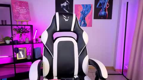 Snapshot of melissagray_ chatting on 12-03-25, 04:53 melissagray_ online show from 12-03-25, 04:53