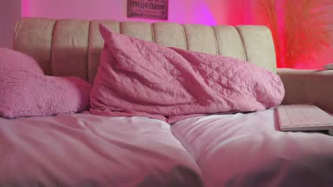 Snapshot of melissajones3 chatting on 02-06-25, 02:55 melissajones3 online show from 02-06-25, 02:55