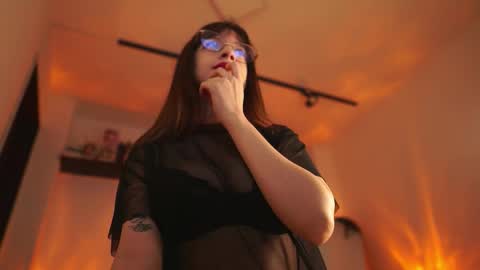 Snapshot of melissajones3 chatting on 11-11-25, 12:21 melissajones3 online show from 11-11-25, 12:21