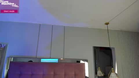 M E L I S S A  online show from 12-19-25, 12:01