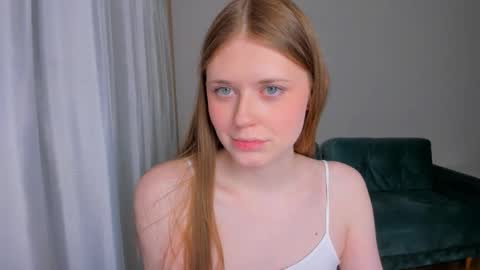 Snapshot of melissssa_bloom chatting on 03-03-26, 07:20 Melissa online show from 03-03-26, 07:20