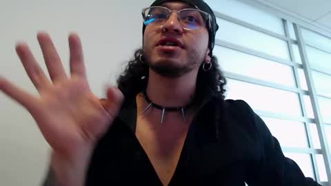 Melkkor Independient Model online show from 01-17-26, 06:00