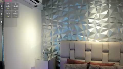 Snapshot of mell_muller chatting on 07-13-26, 11:57 Mell online show from 07-13-26, 11:57