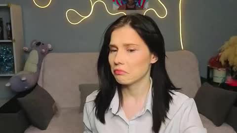 mellhyees online show from 02-05-26, 05:17