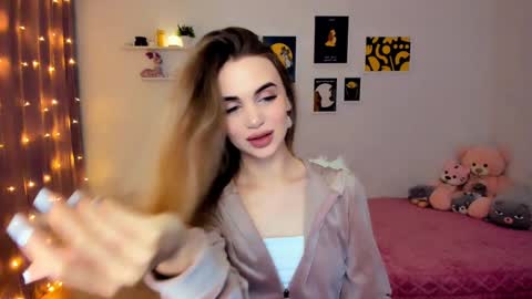 Tessa online show from 12-10-24, 09:33