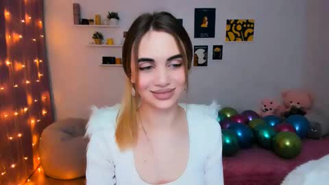 Tessa online show from 02-13-25, 01:19