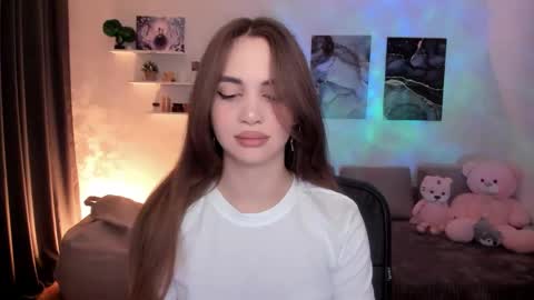 Tessa online show from 04-17-26, 03:42