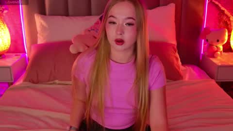 Snapshot of mellisalane chatting on 09-19-25, 04:18 Mellisa online show from 09-19-25, 04:18