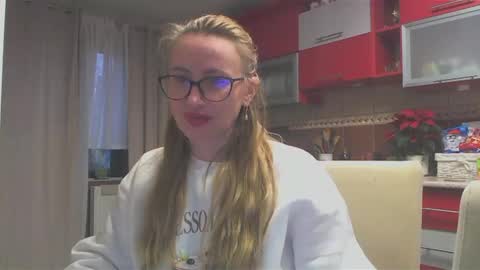 Snapshot of melly_rosey chatting on 12-06-24, 01:55 Melly online show from 12-06-24, 01:55