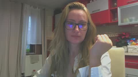 Snapshot of melly_rosey chatting on 12-10-24, 07:58 Melly online show from 12-10-24, 07:58
