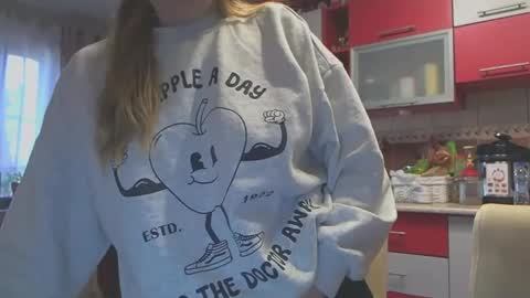 Snapshot of melly_rosey chatting on 03-10-25, 10:37 Melly online show from 03-10-25, 10:37