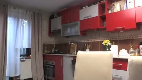 Melly online show from 10-14-25, 06:36