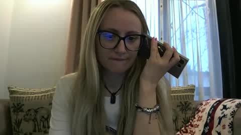 Snapshot of melly_rosey chatting on 11-11-25, 07:41 Melly online show from 11-11-25, 07:41