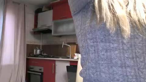 Melly online show from 03-18-26, 07:22