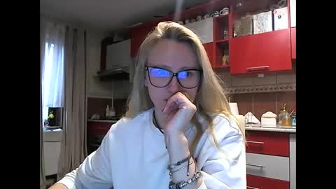 Melly online show from 04-01-26, 06:25