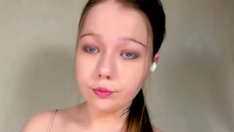 MelMooon online show from 05-31-26, 02:02