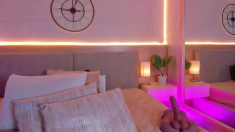 Melody online show from 12-16-25, 03:44