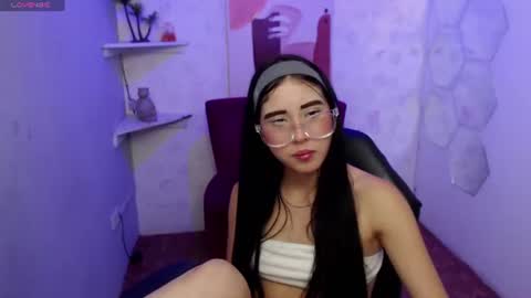 Snapshot of melodi_velasquez chatting on 06-15-26, 11:07 Melody online show from 06-15-26, 11:07