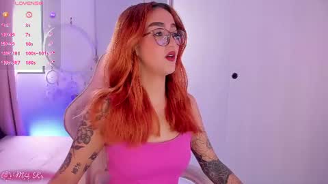 Snapshot of melodie_roy chatting on 06-19-26, 01:37 Melodie Roy 999 online show from 06-19-26, 01:37