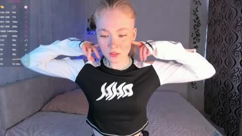 Snapshot of melodievejar chatting on 04-24-26, 04:26 melodievejar online show from 04-24-26, 04:26