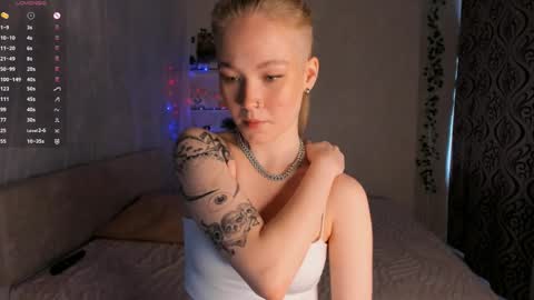 Snapshot of melodievejar chatting on 04-25-26, 04:15 melodievejar online show from 04-25-26, 04:15