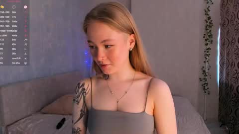 Snapshot of melodievejar chatting on 05-04-26, 04:19 melodievejar online show from 05-04-26, 04:19
