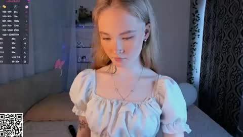 Snapshot of melodievejar chatting on 06-15-26, 04:15 melodievejar online show from 06-15-26, 04:15