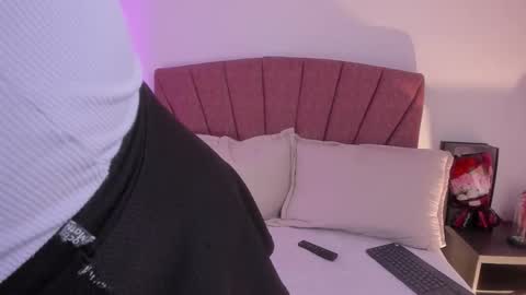  Leslie  online show from 01-08-26, 11:23