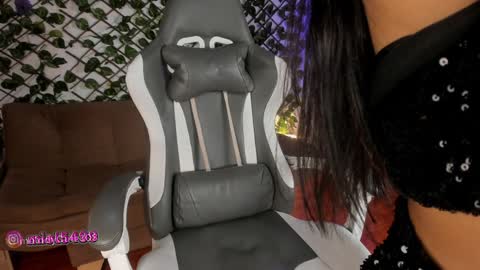 melody_cute10 online show from 02-08-25, 01:44