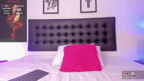 Melody Evans online show from 03-27-26, 01:33