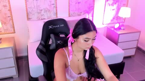 Snapshot of melody_flowers chatting on 09-29-25, 12:32 Melody online show from 09-29-25, 12:32