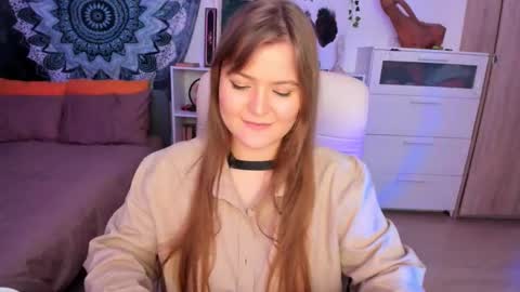 Snapshot of melody_hanna chatting on 12-16-24, 04:38 Melody Hanna online show from 12-16-24, 04:38